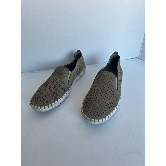 SKECHERS Women’s Sepulveda Blvd Taupe Laser Cut Round Toe Slip On Shoe Sz 9 - Picture 1 of 11